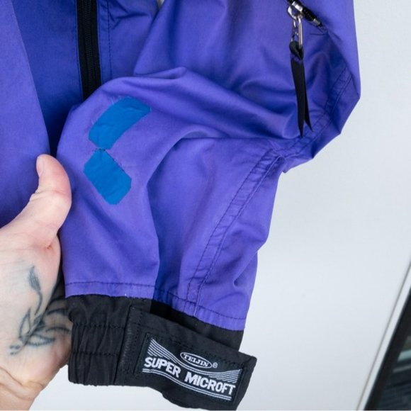 COPY - MEC Vintage 1990s Reflective Cycling Rain Jacket - Picture 9 of 15